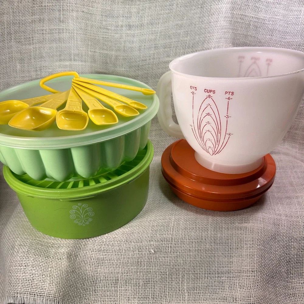 Tupperware vintage kitchen